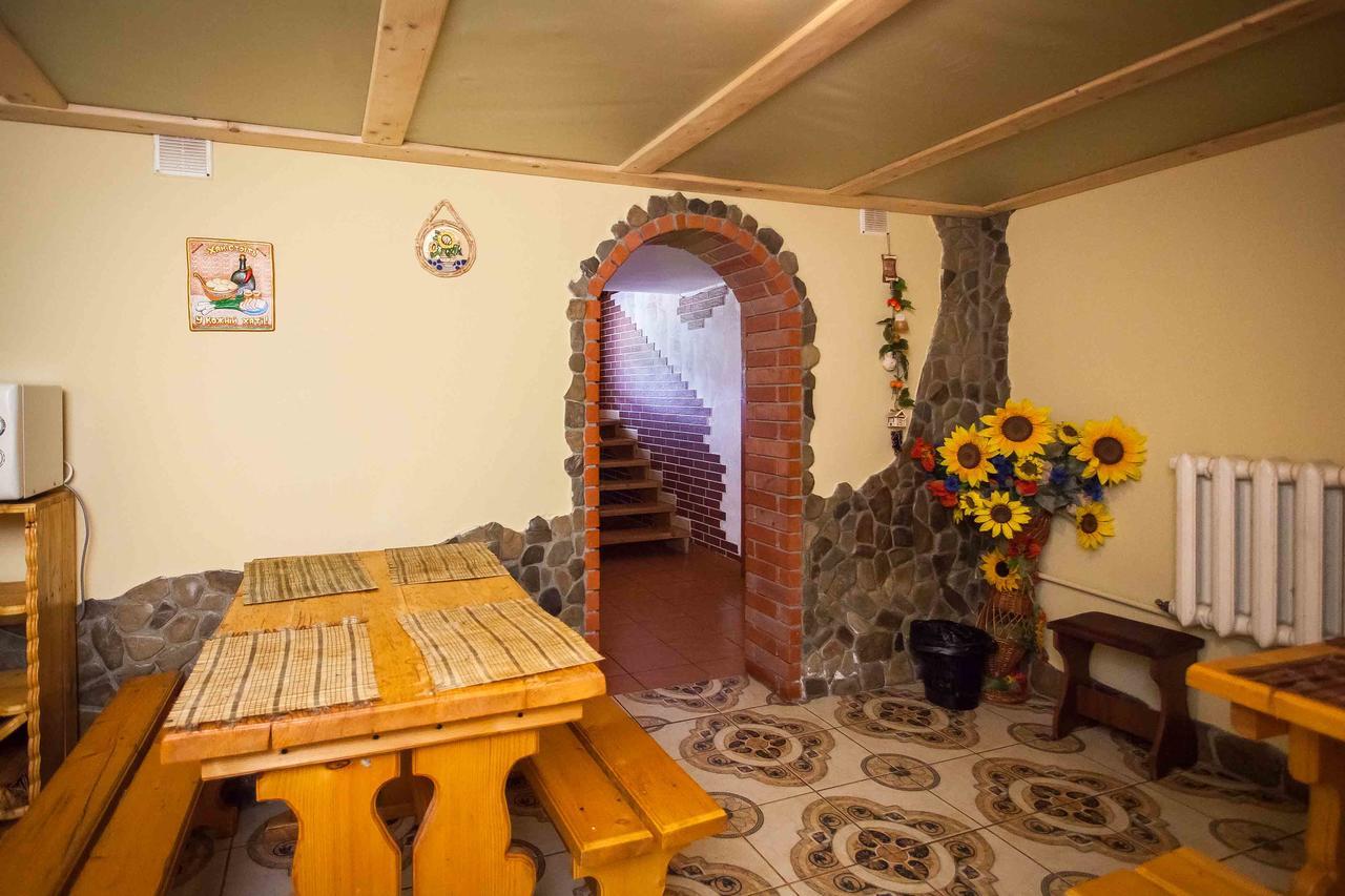Lisoviy Zatyshok, Z Vidkrutum Litnim Baseynom Hotel Slavske Bagian luar foto